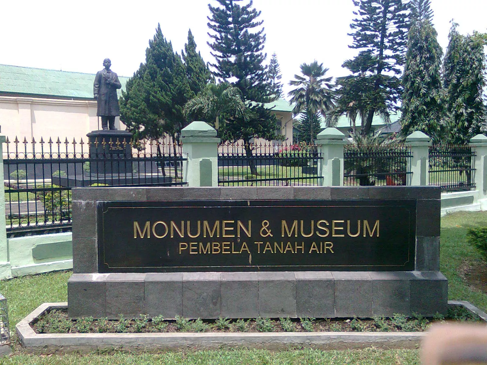 Wisata Edukasi Museum Dan Monumen PETA